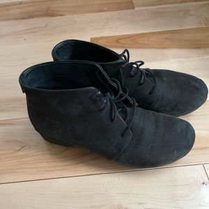 Dansko Lucille ankle booties size 40